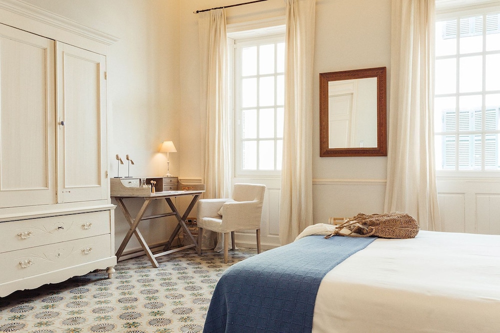 Jardí de ses Bruixes Boutique Hotel — Hotel rooms in Mahon, Balearic Islands