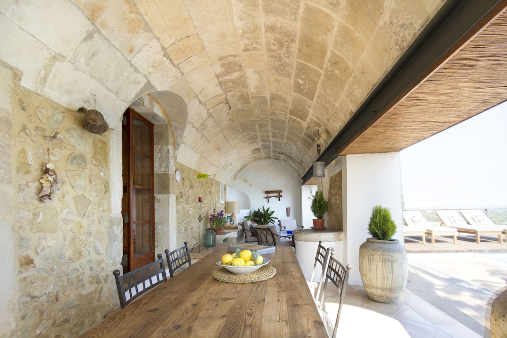 Can Cota Suites & Spa - Turismo de interior — Hotel building in Selva, Balearic Islands
