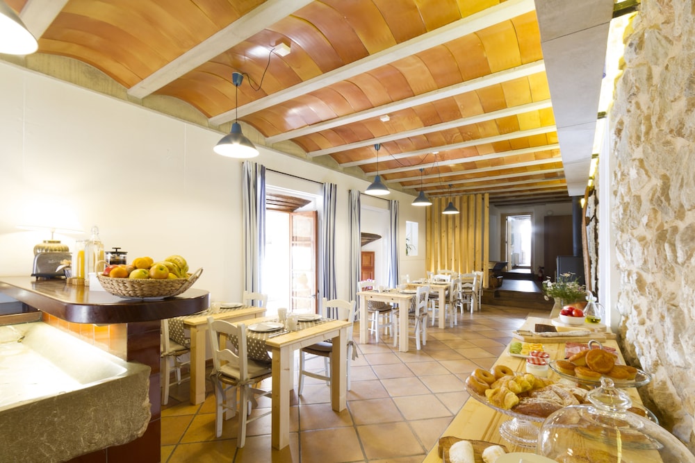 Can Cota Suites & Spa - Turismo de interior — Restaurant & bars in Selva, Balearic Islands