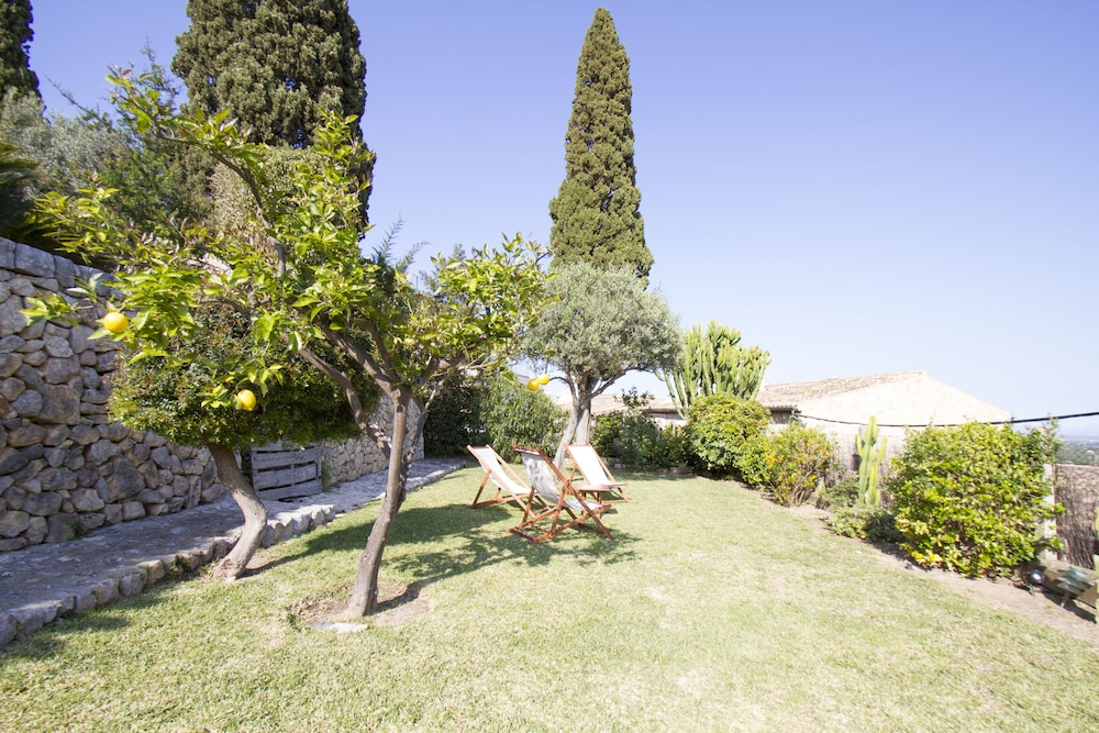 Can Cota Suites & Spa - Turismo de interior — Attractions in the area in Selva, Balearic Islands