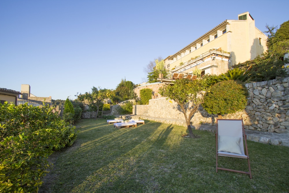 Can Cota Suites & Spa - Turismo de interior — Hotel building in Selva, Balearic Islands
