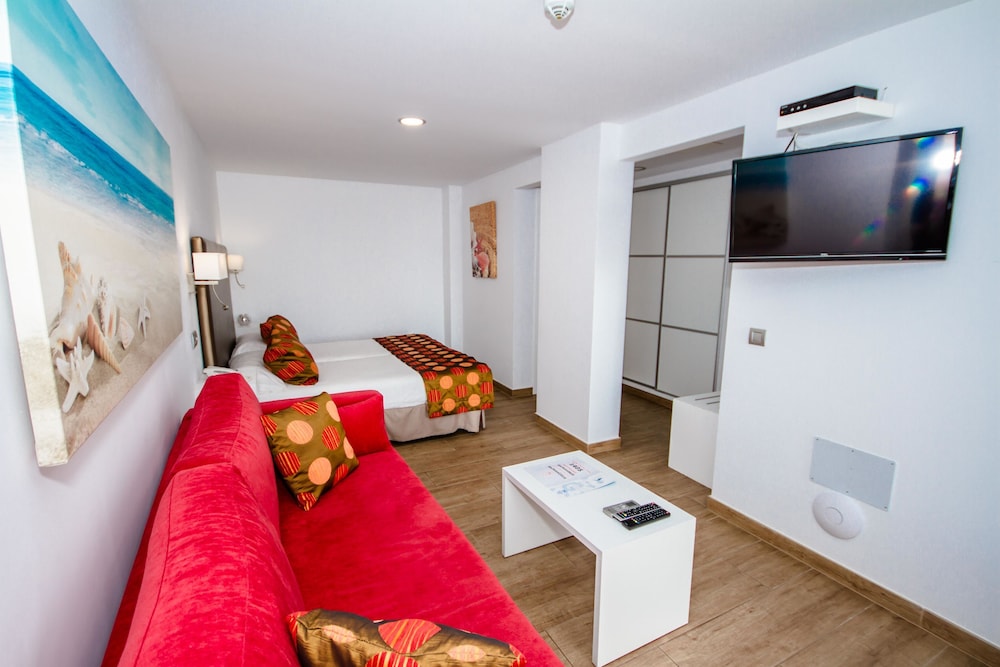 IG Nachosol Premium Apartments by Servatur - Adults Only — Hotel rooms in Puerto Rico, Canary Islands