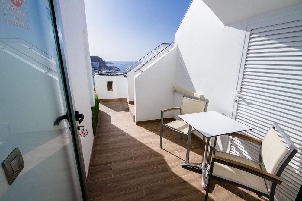 IG Nachosol Premium Apartments by Servatur - Adults Only — Hotel rooms in Puerto Rico, Canary Islands