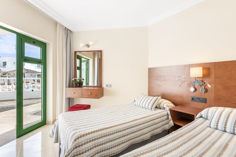 Las Adelfas — Hotel rooms in Puerto del Carmen, Canary Islands