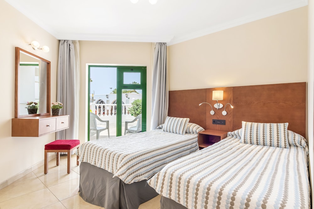 Las Adelfas — Hotel rooms in Puerto del Carmen, Canary Islands