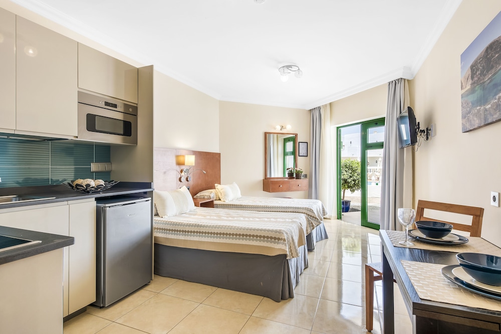 Las Adelfas — Hotel rooms in Puerto del Carmen, Canary Islands