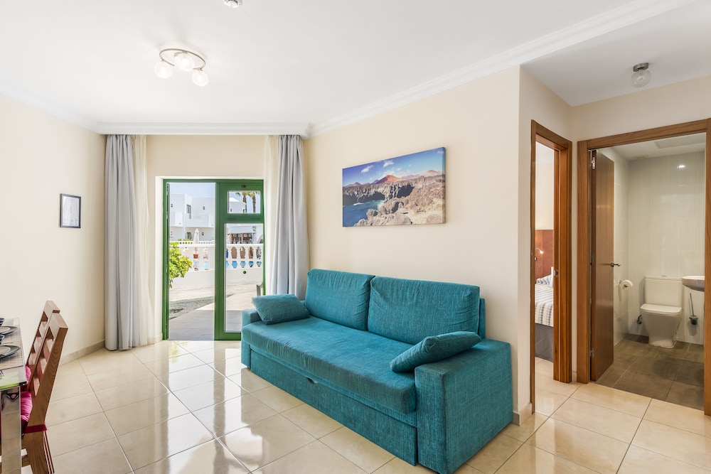 Las Adelfas — Hotel rooms in Puerto del Carmen, Canary Islands