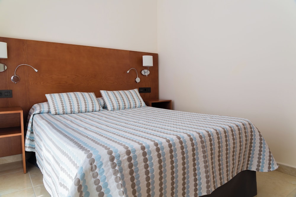 Las Adelfas — Hotel rooms in Puerto del Carmen, Canary Islands