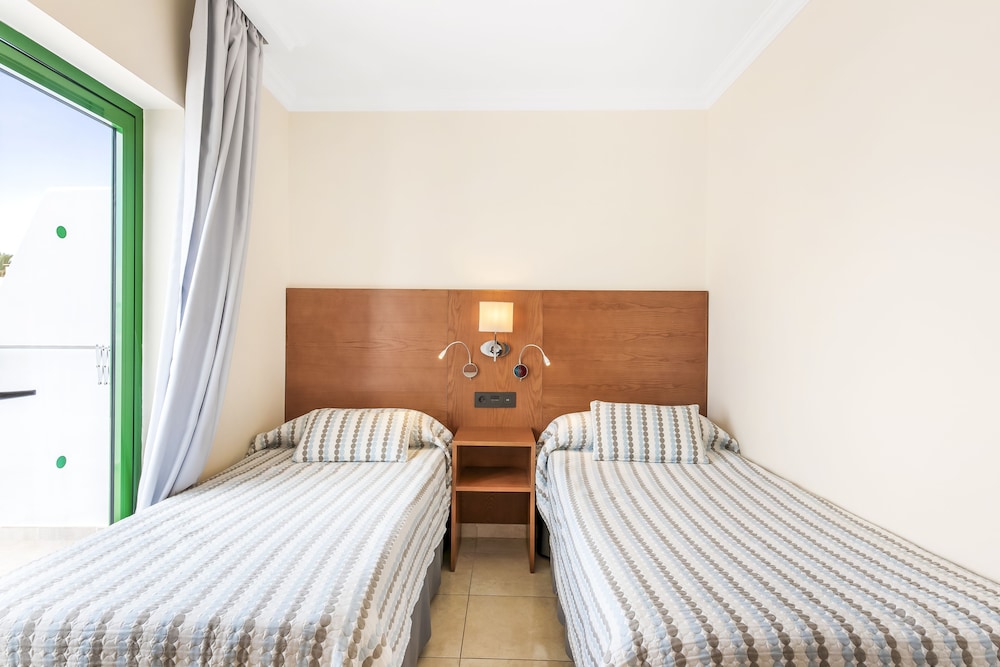 Las Adelfas — Hotel rooms in Puerto del Carmen, Canary Islands