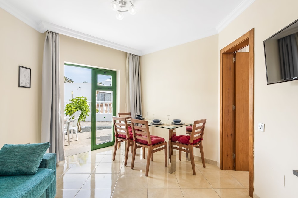 Las Adelfas — Hotel rooms in Puerto del Carmen, Canary Islands