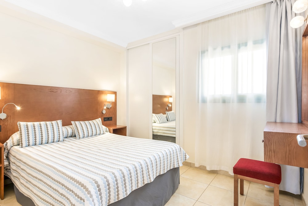 Las Adelfas — Hotel rooms in Puerto del Carmen, Canary Islands
