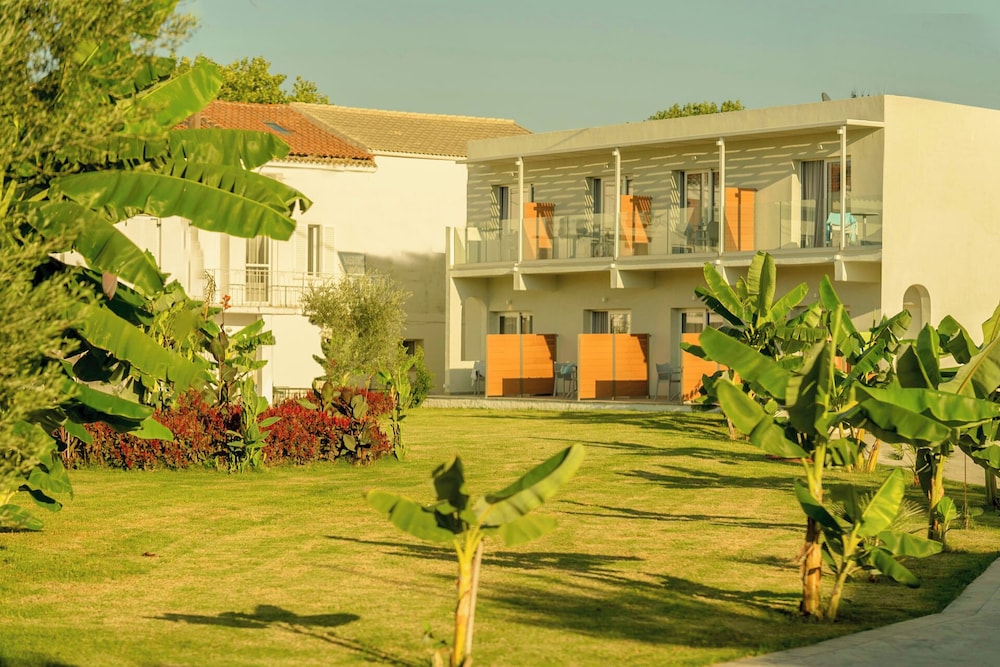 Ekati Ayla — Hotel building in Lefkimmi (Corfu), Ionian Islands