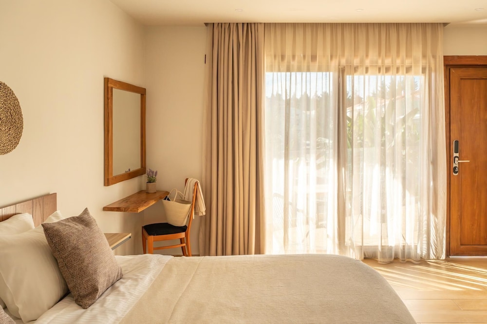 Ekati Ayla — Hotel rooms in Lefkimmi (Corfu), Ionian Islands