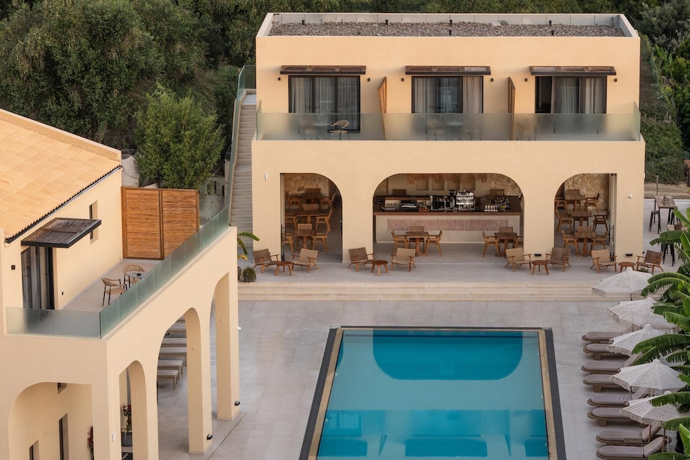 Ekati Ayla — Hotel building in Lefkimmi (Corfu), Ionian Islands