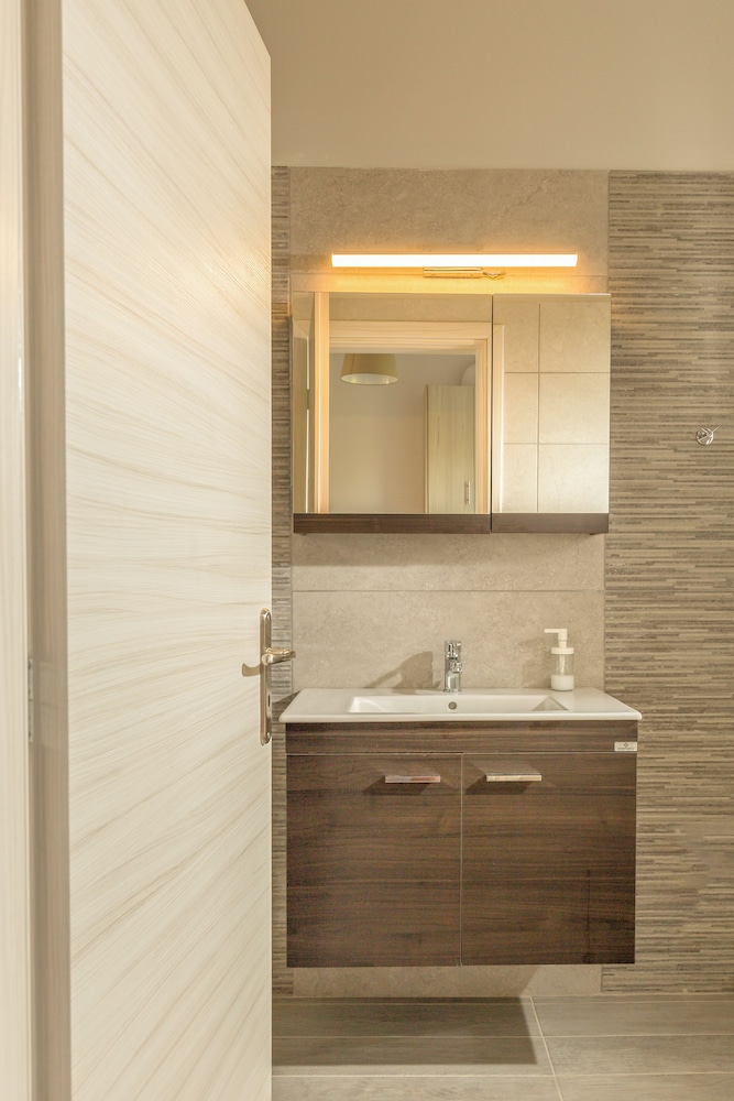 Ekati Ayla — Hotel rooms in Lefkimmi (Corfu), Ionian Islands