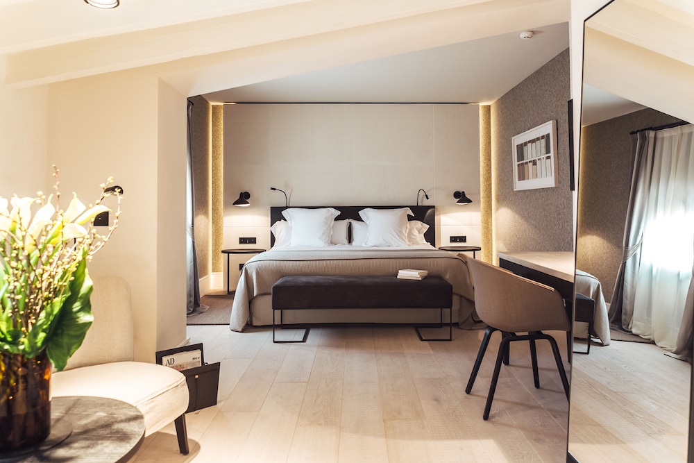 Sant Francesc Hotel Singular — Hotel rooms in Palma de Mallorca, Balearic Islands