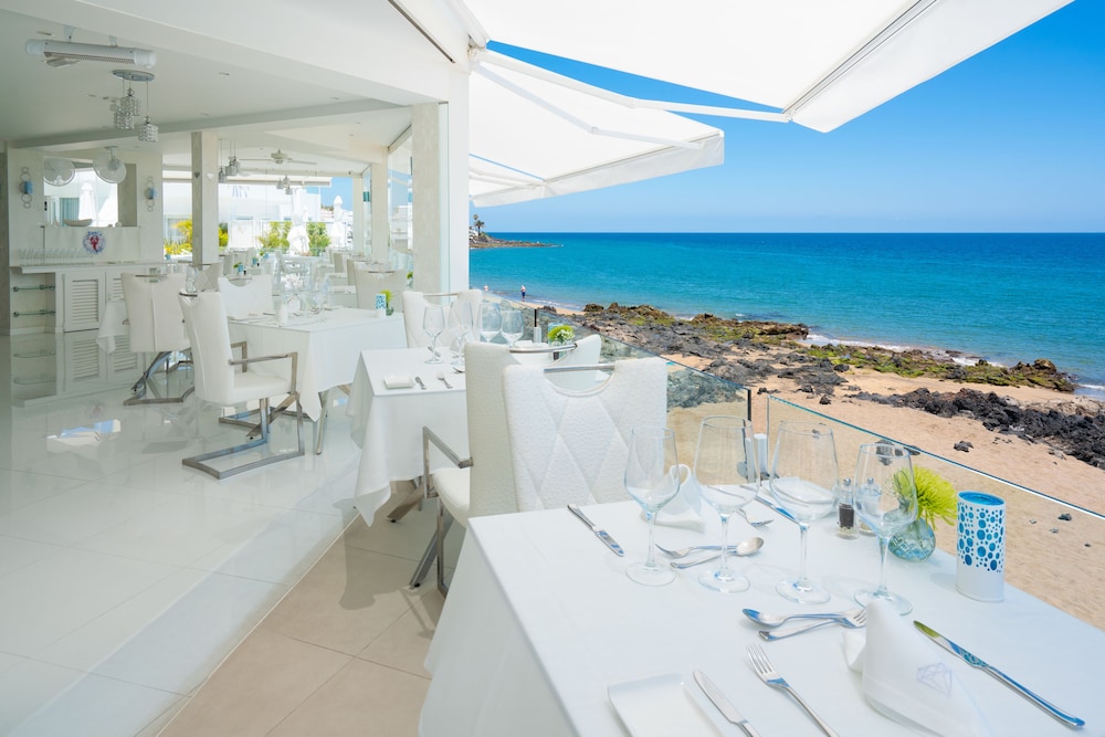 Lani's Suites de Luxe — Restaurant & bars in Puerto del Carmen, Canary Islands