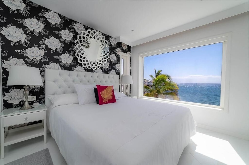 Lani's Suites de Luxe — Hotel rooms in Puerto del Carmen, Canary Islands