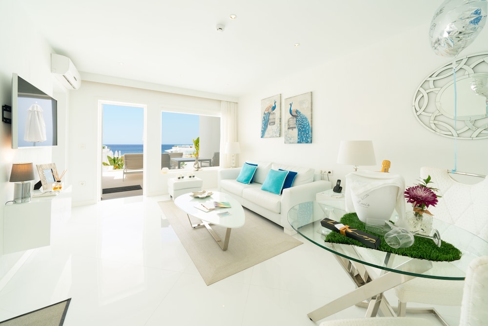 Lani's Suites de Luxe — Hotel rooms in Puerto del Carmen, Canary Islands