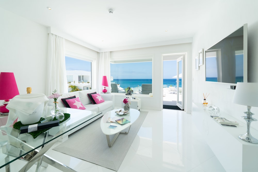 Lani's Suites de Luxe — Hotel rooms in Puerto del Carmen, Canary Islands