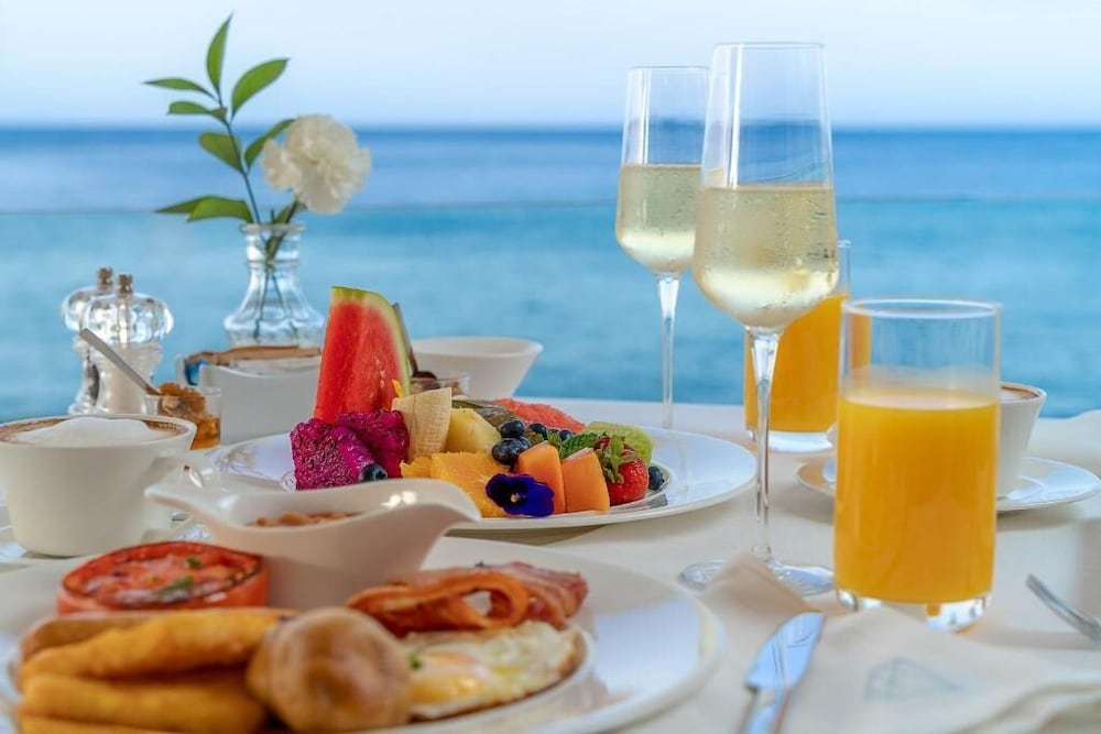 Lani's Suites de Luxe — Restaurant & bars in Puerto del Carmen, Canary Islands