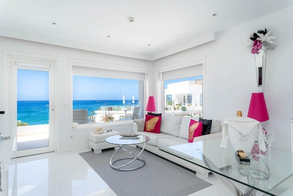 Lani's Suites de Luxe — Hotel rooms in Puerto del Carmen, Canary Islands