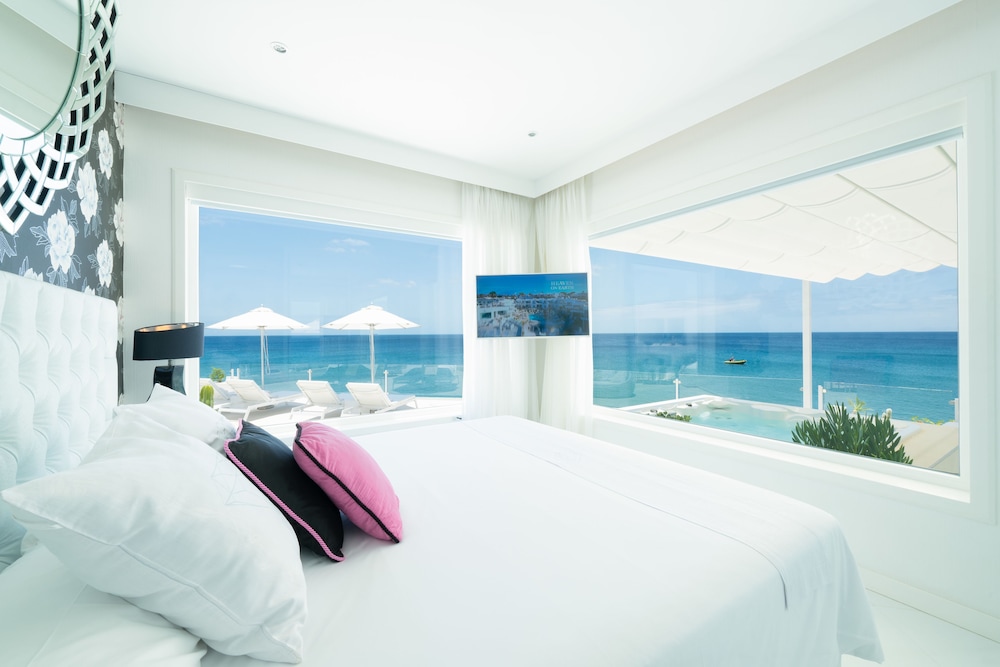 Lani's Suites de Luxe — Hotel rooms in Puerto del Carmen, Canary Islands
