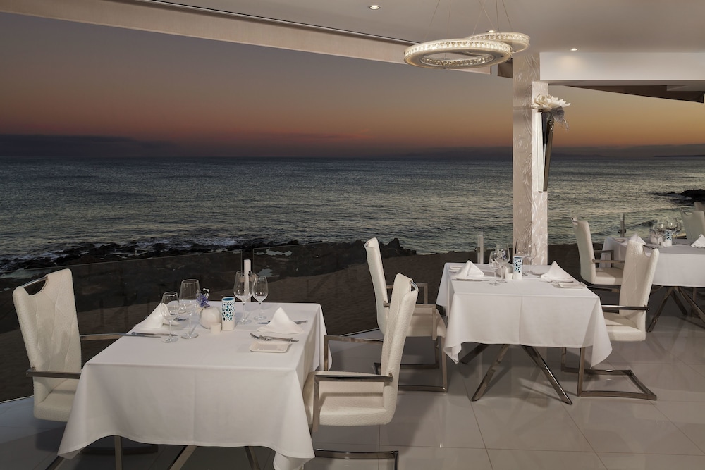 Lani's Suites de Luxe — Restaurant & bars in Puerto del Carmen, Canary Islands