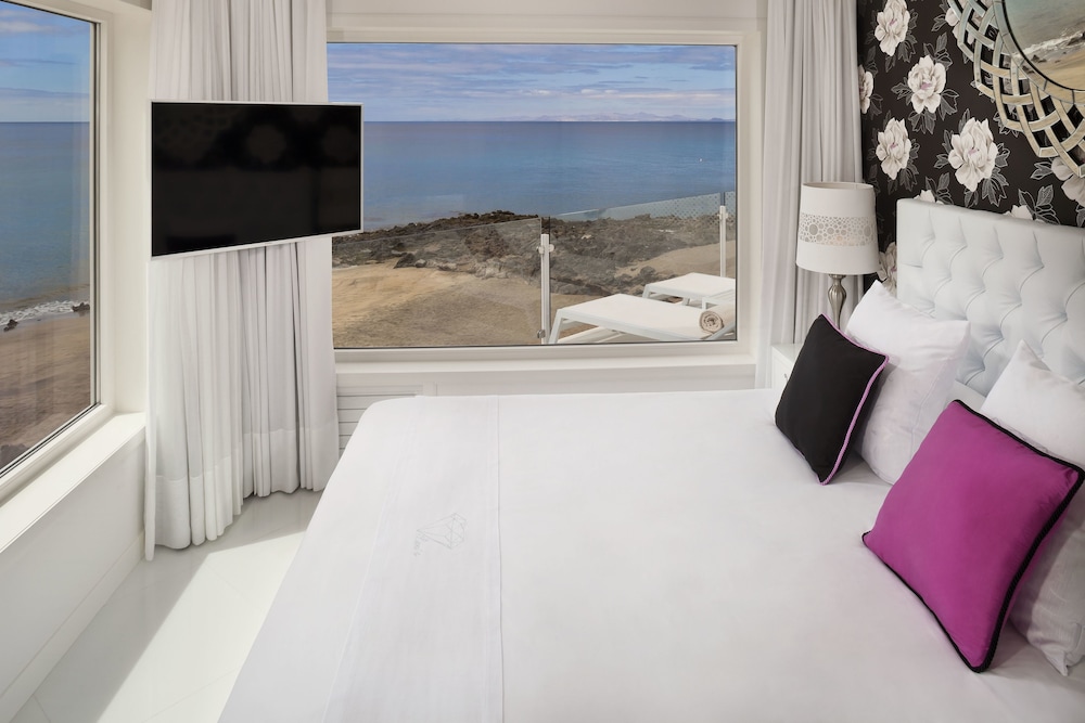 Lani's Suites de Luxe — Hotel rooms in Puerto del Carmen, Canary Islands