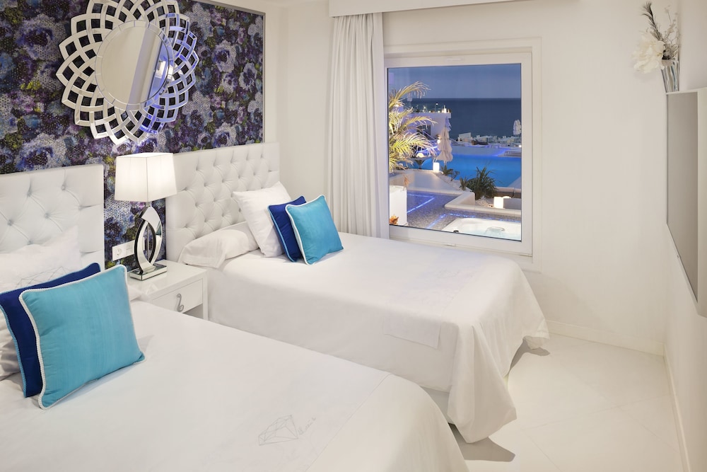 Lani's Suites de Luxe — Hotel rooms in Puerto del Carmen, Canary Islands