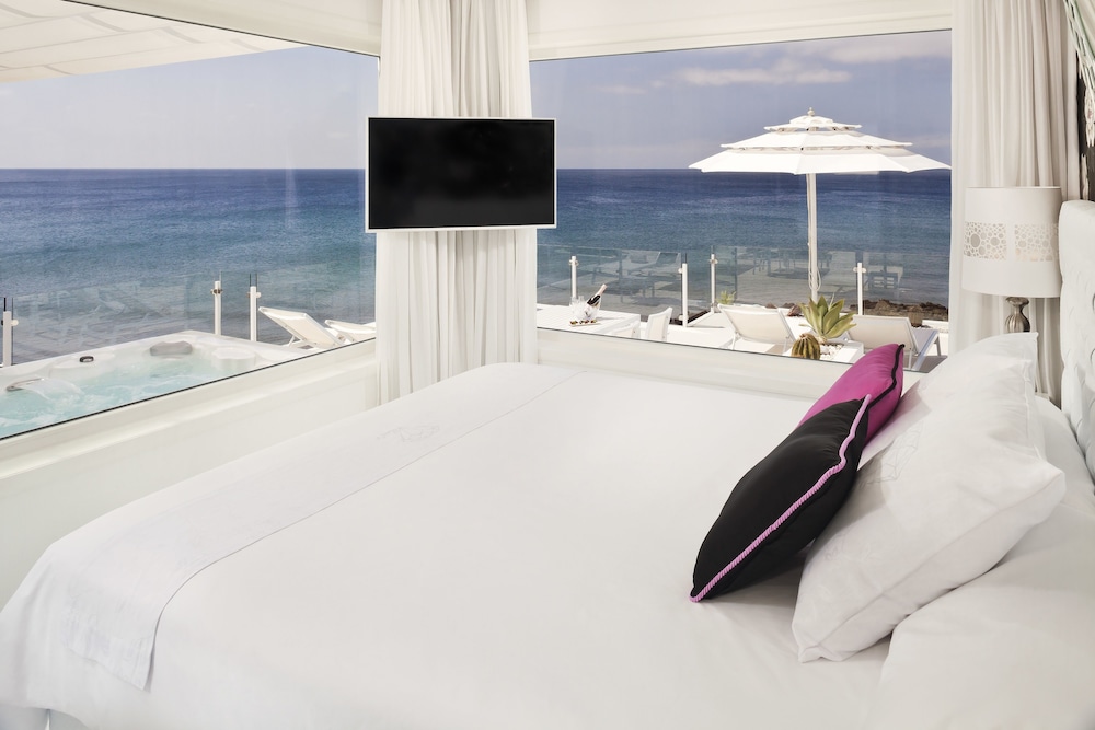 Lani's Suites de Luxe — Hotel rooms in Puerto del Carmen, Canary Islands