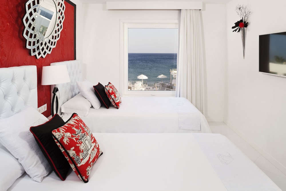 Lani's Suites de Luxe — Hotel rooms in Puerto del Carmen, Canary Islands