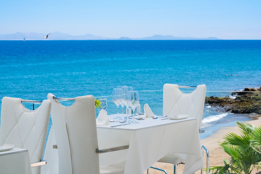 Lani's Suites de Luxe — Restaurant & bars in Puerto del Carmen, Canary Islands