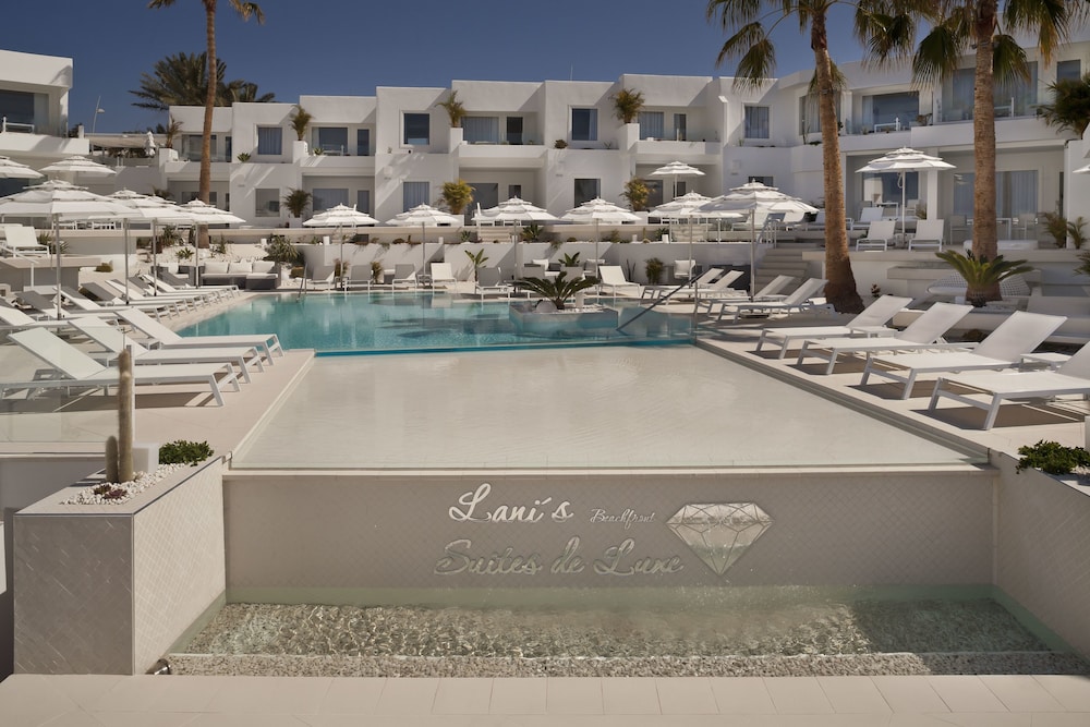 Lani's Suites de Luxe — Swimming pool in Puerto del Carmen, Canary Islands