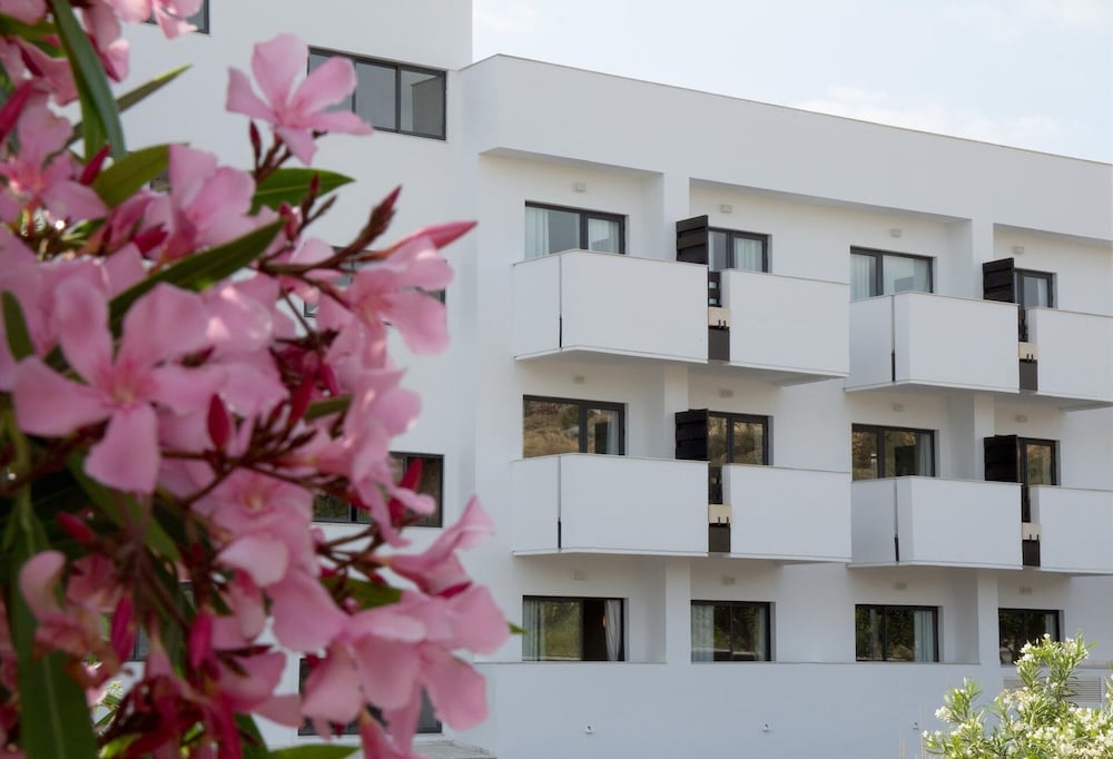 ALEGRIA Palacio Mojacar - Adults Only — Hotel building in Mojacar, Andalusia