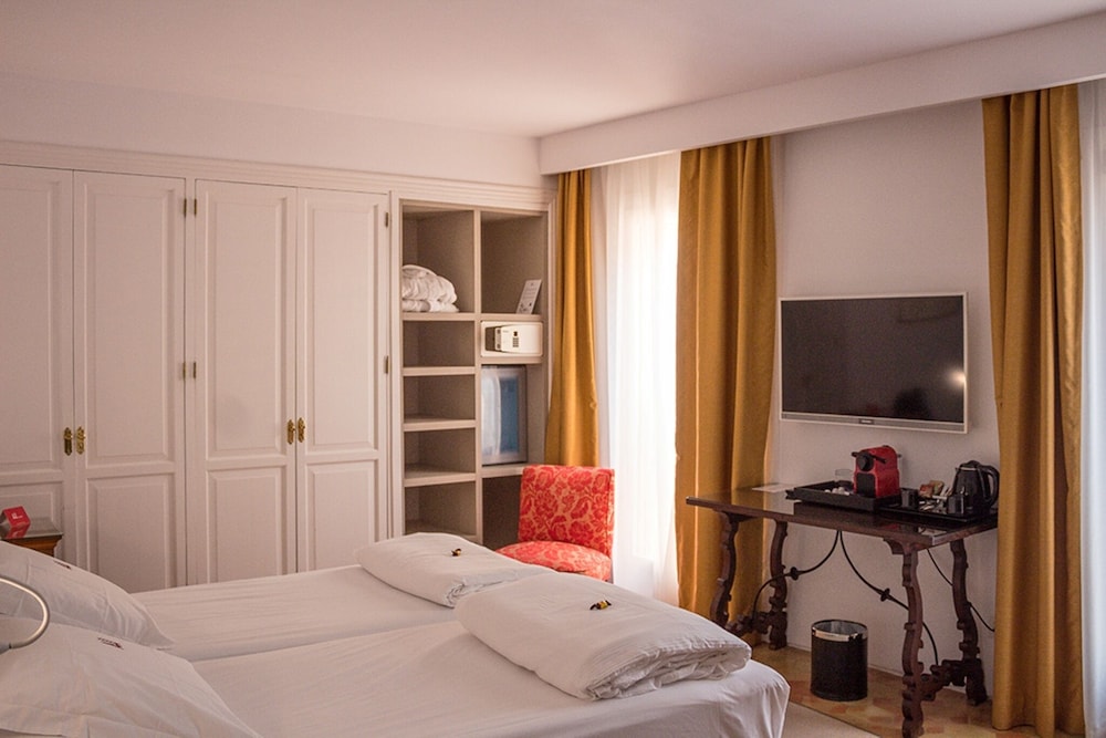 AH Art Hotel Palma - Adults Only — Hotel rooms in Palma de Mallorca, Balearic Islands