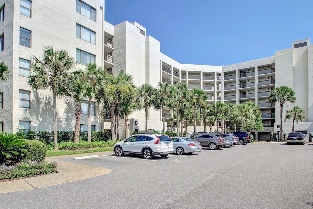 Best Views at Amelia Island Surf and Racquet Club - B149 — Hotel building in Amelia Island, Florida