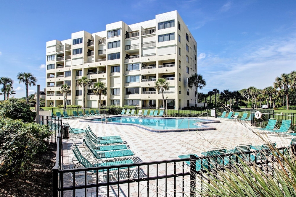Best Views at Amelia Island Surf and Racquet Club - B149 — Swimming pool in Amelia Island, Florida