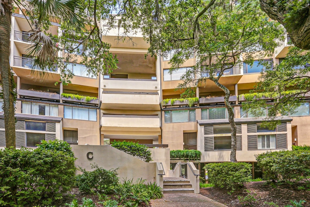 Amelia Island Plantation Condo With Ocean Views & Pool - Dog-friendly — Hotel building in Amelia Island, Florida