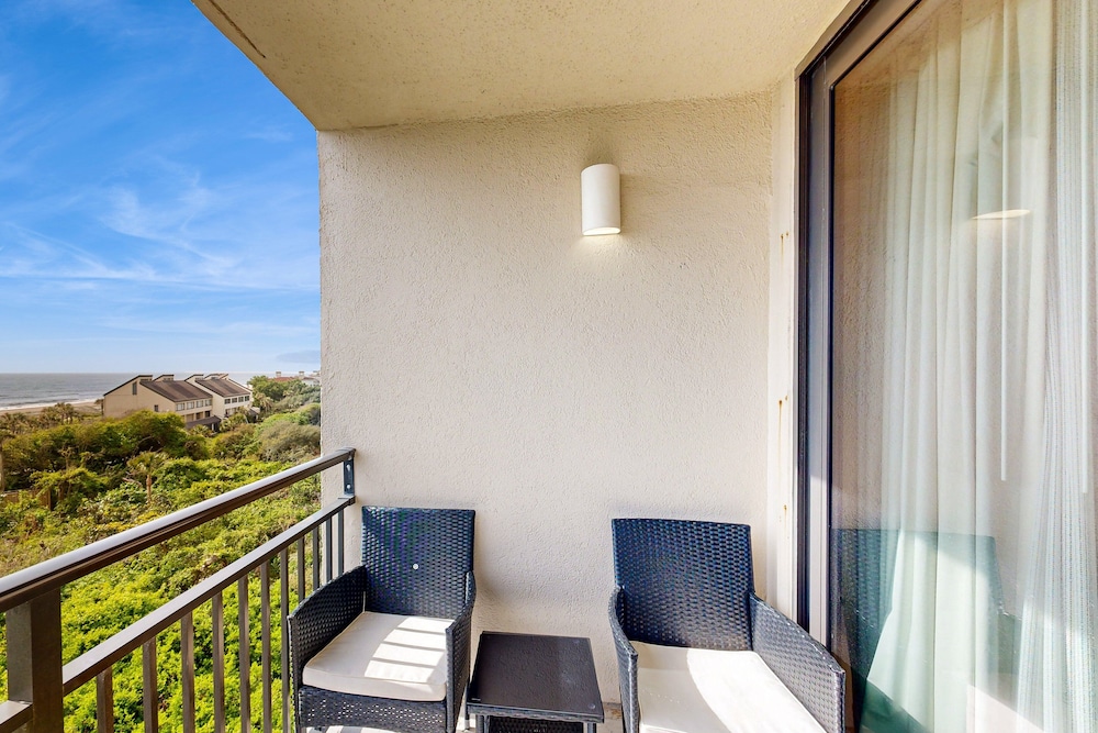 Amelia Island Plantation Condo With Ocean Views & Pool - Dog-friendly — Hotel rooms in Amelia Island, Florida