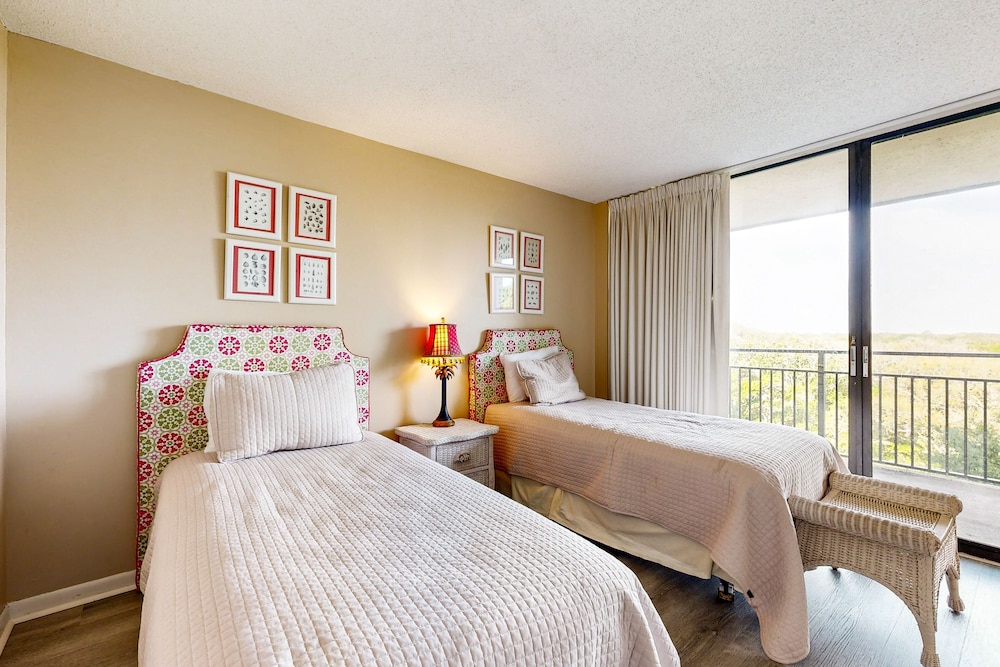 Amelia Island Plantation Condo With Ocean Views & Pool - Dog-friendly — Hotel rooms in Amelia Island, Florida