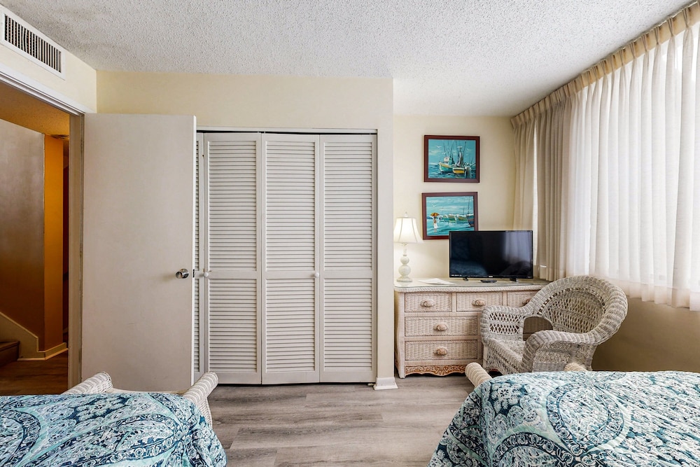 Amelia Island Plantation Condo With Ocean Views & Pool - Dog-friendly — Hotel rooms in Amelia Island, Florida