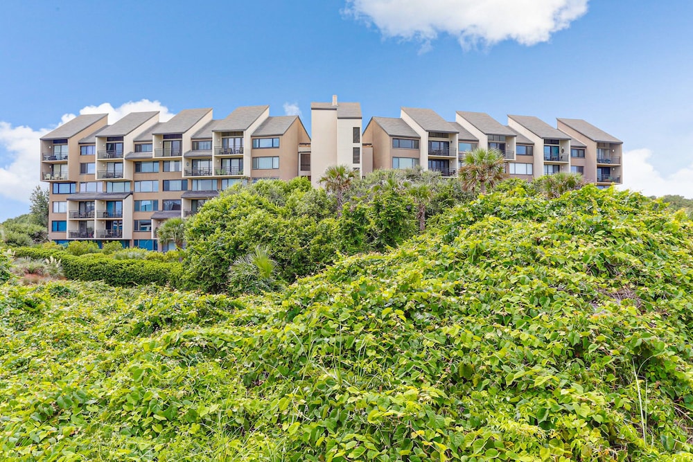 Amelia Island Plantation Condo With Ocean Views & Pool - Dog-friendly — Hotel building in Amelia Island, Florida