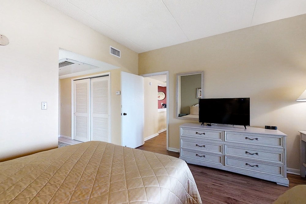 Oceanview Condo in Amelia Island Plantation With Balcony & Pool — Hotel rooms in Amelia Island, Florida