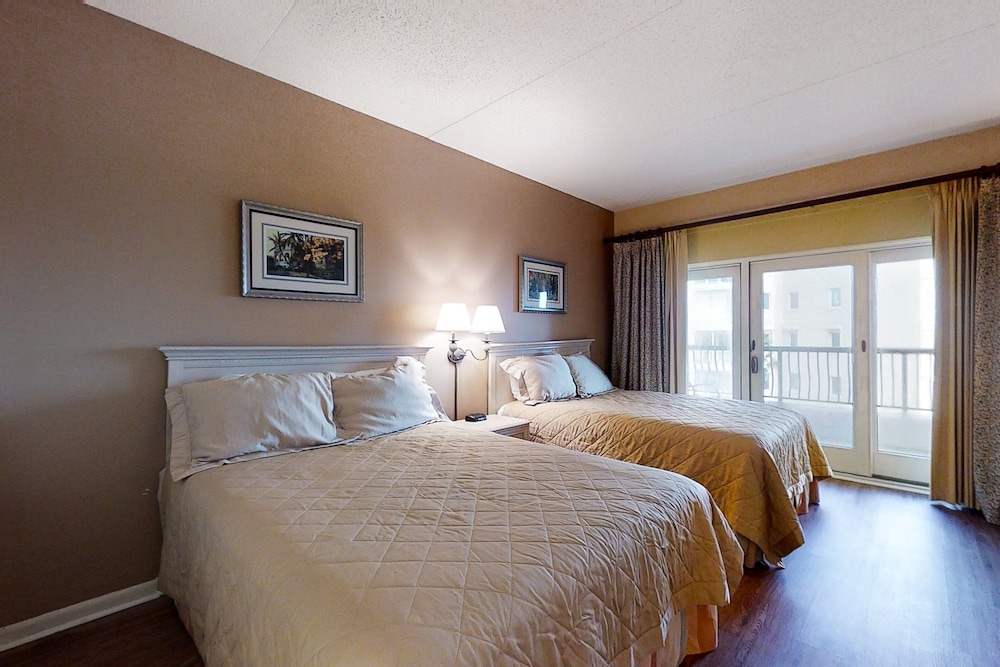 Oceanview Condo in Amelia Island Plantation With Balcony & Pool — Hotel rooms in Amelia Island, Florida