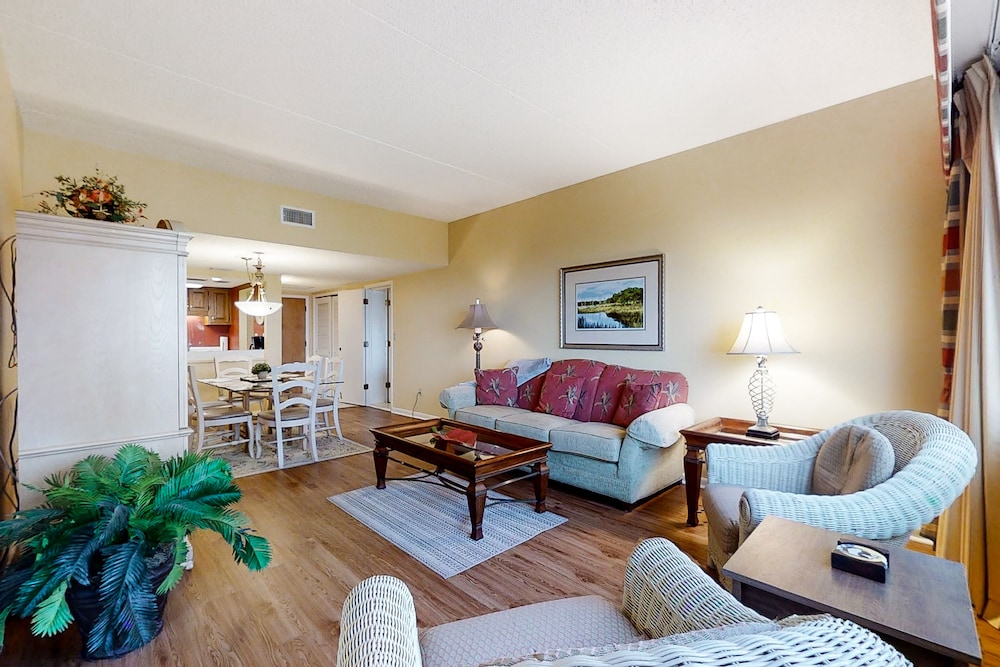 Oceanview Condo in Amelia Island Plantation With Balcony & Pool — Hotel rooms in Amelia Island, Florida