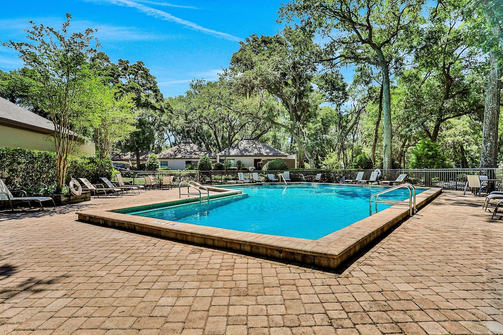 Oceanview Condo in Amelia Island Plantation With Balcony & Pool