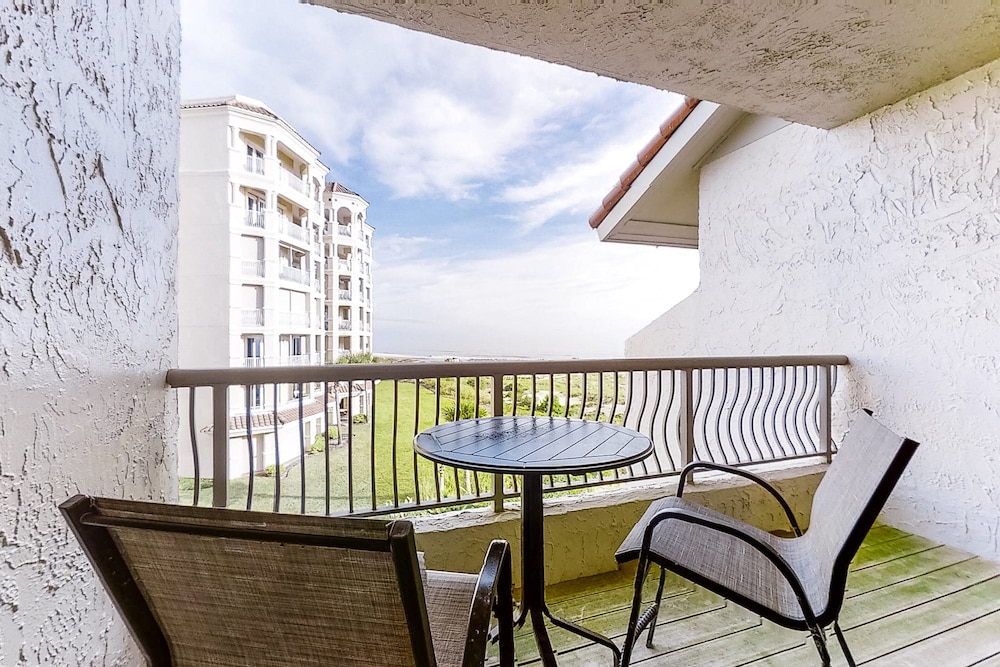 Amelia Island Plantation Condo With Side Ocean View, Balcony, Wifi & Shared Pool — Hotel rooms in Amelia Island, Florida