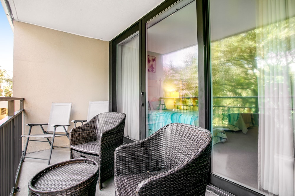 Beautifully Updated Condo in Amelia Island Plantation With Balcony & Pool — Hotel rooms in Amelia Island, Florida
