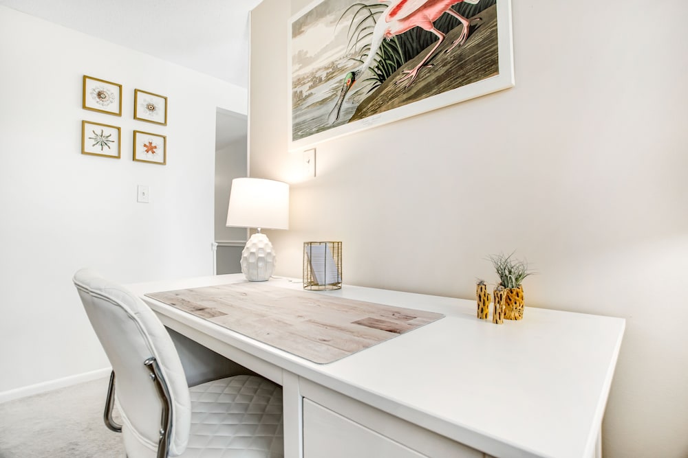 Beautifully Updated Condo in Amelia Island Plantation With Balcony & Pool — Hotel rooms in Amelia Island, Florida